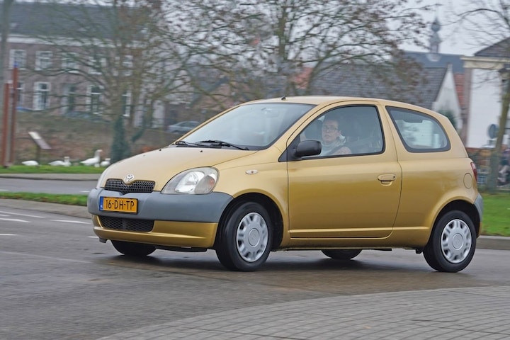 Toyota Yaris 2000