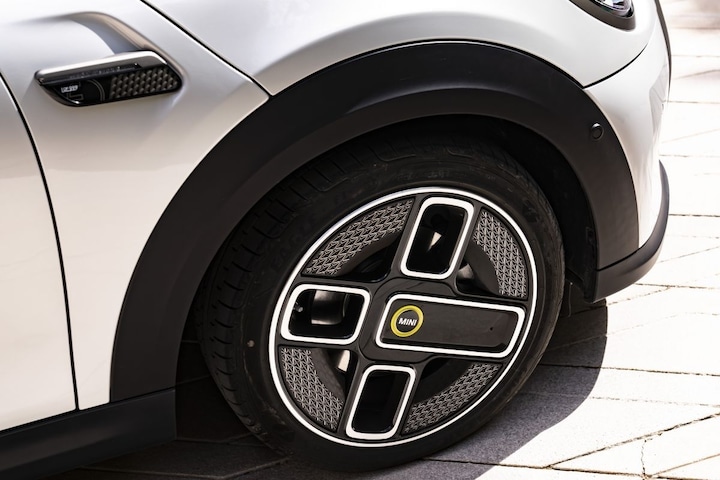 Mini Cooper SE Cabrio Mini Electric Cabrio