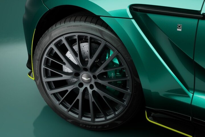 Aston Martin DBX 707 AMR23 Edition