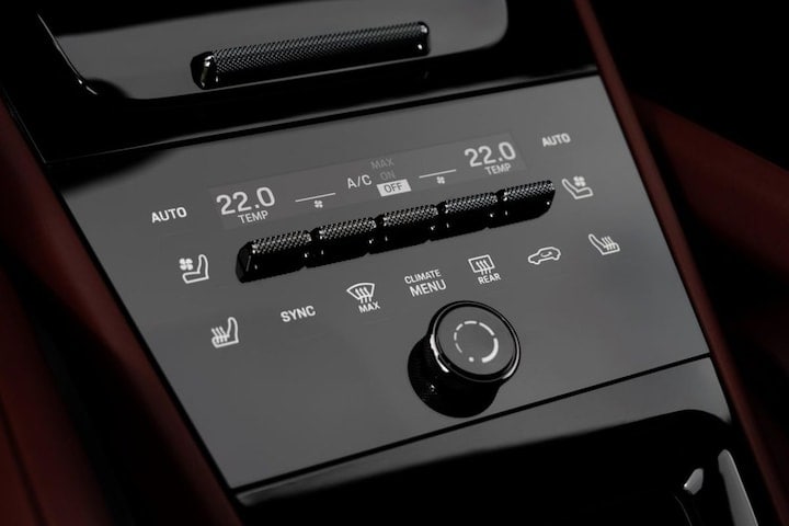 Porsche Cayenne 2023 E-Hybrid touchpad airconditioning