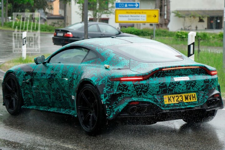 Aston Martin Vantage facelift spyshots