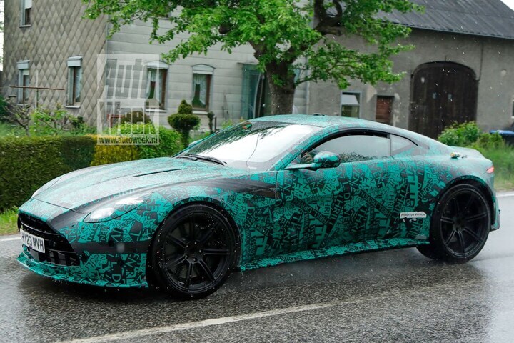 Aston Martin Vantage facelift spyshots