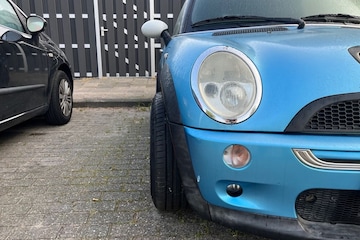 Banden buiten wielkast uitsteken