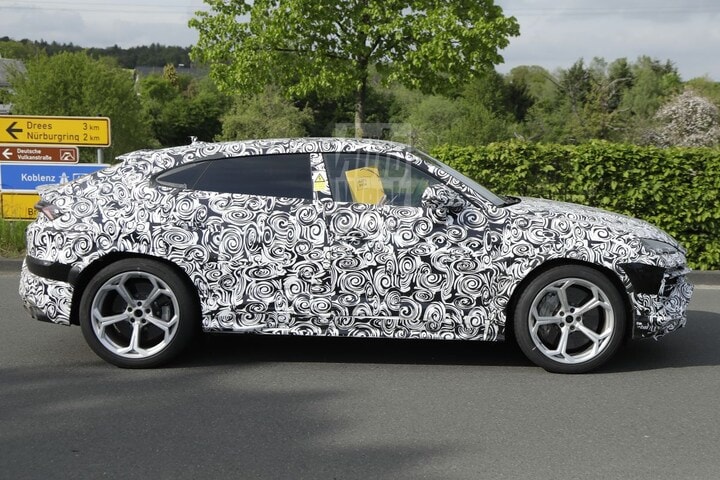 Lamborghini Urus spyshots