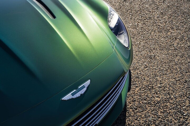 Aston Martin DB12