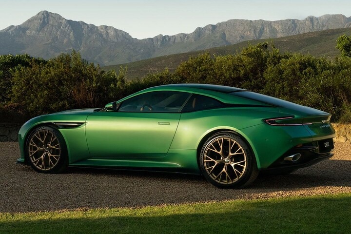 Aston Martin DB12