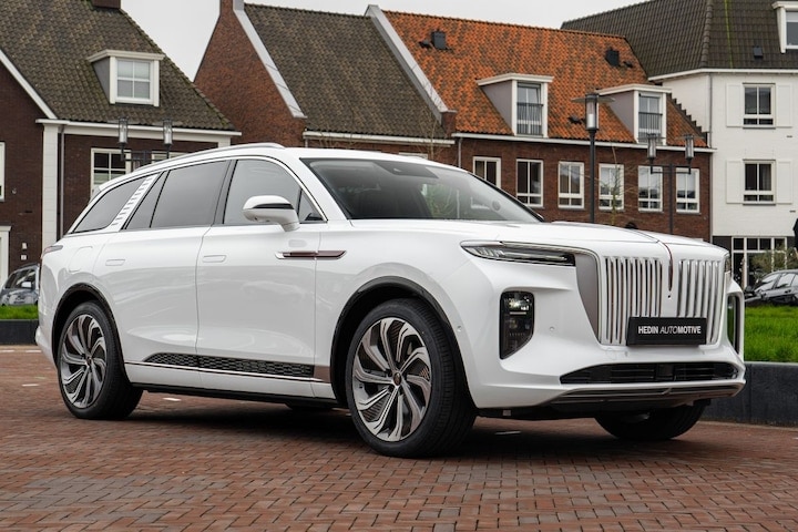 Hongqi E-HS9