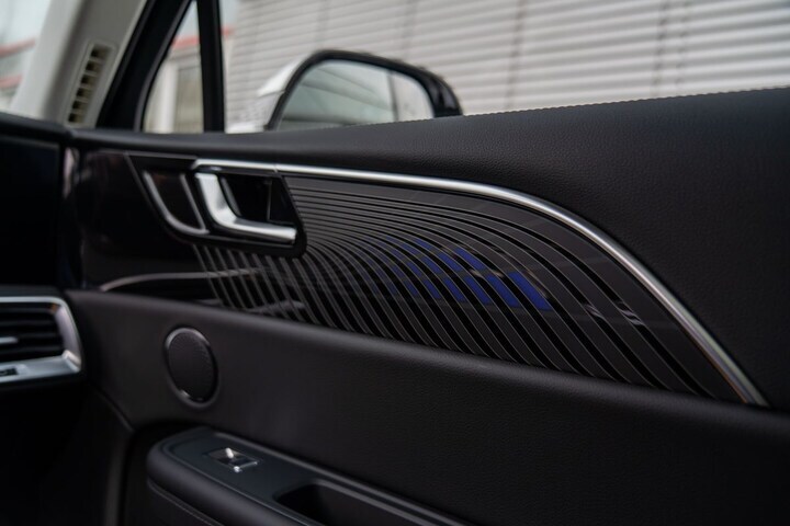 Hongqi E-HS9 interieur