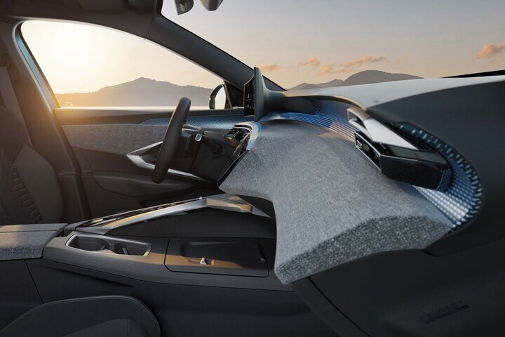 Peugeot E-3008 interieur