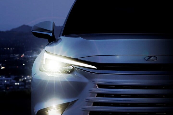 Lexus TX teaser