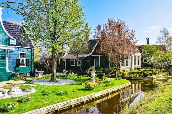 Parkeren in Zaandam - straat met huizen