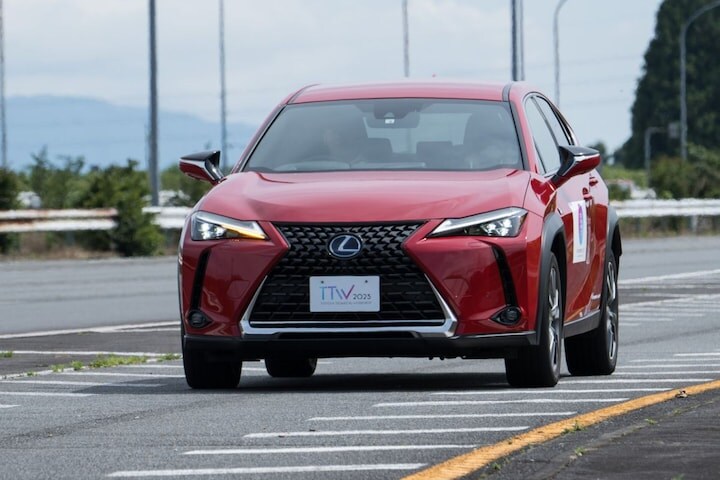 Lexus UX300e
