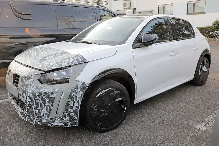 Spyshots Peugeot 208 facelift