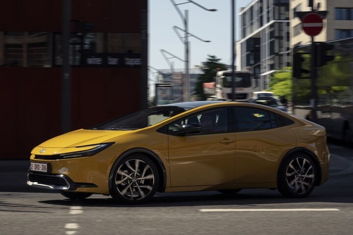 Toyota Prius PHEV