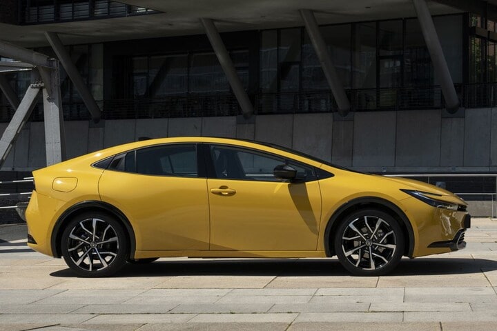 Toyota Prius PHEV