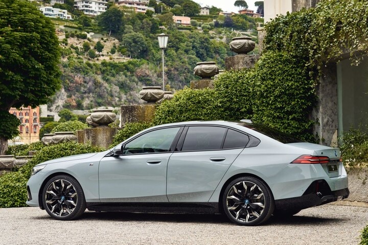 BMW i5