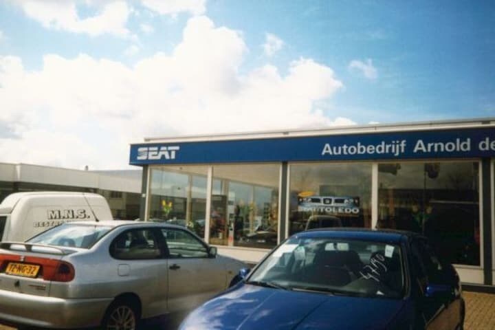 Seat dealer