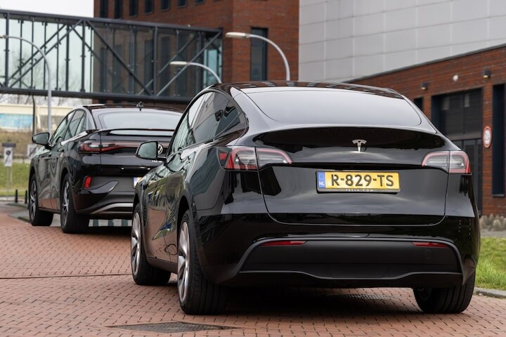 Tesla Model Y Volkswagen ID5 elektrische auto EV