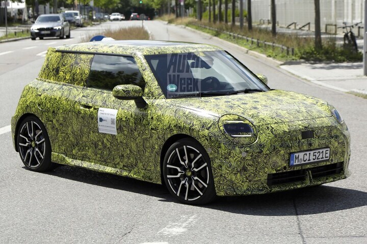 Mini Cooper E JCW spyshots