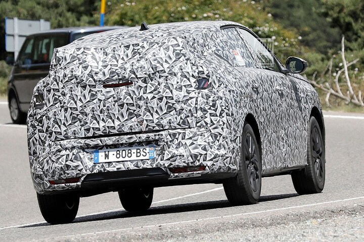 Peugeot e-3008