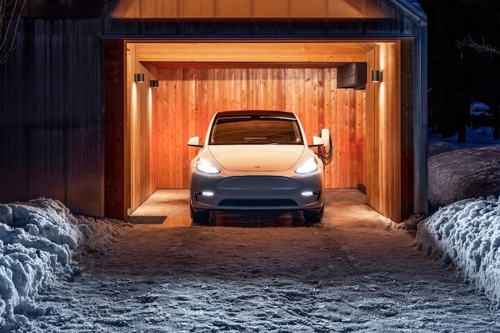 Tesla Model Y verkoopcijfers sneeuw kou winter