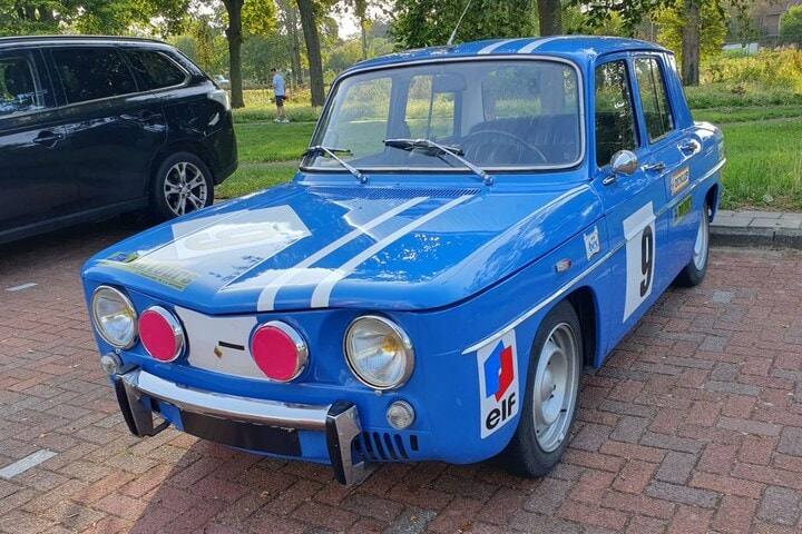 Renault 8