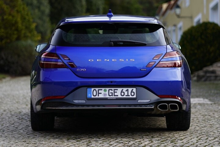 Genesis G70