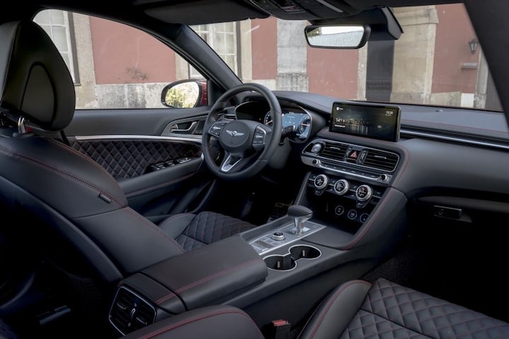 Genesis G70