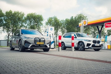 BMW iX vs. BMW iX5 Hydrogen