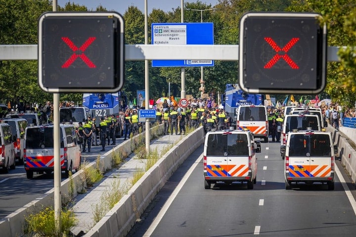 Klimaatactivisten XR A12 (ANP)