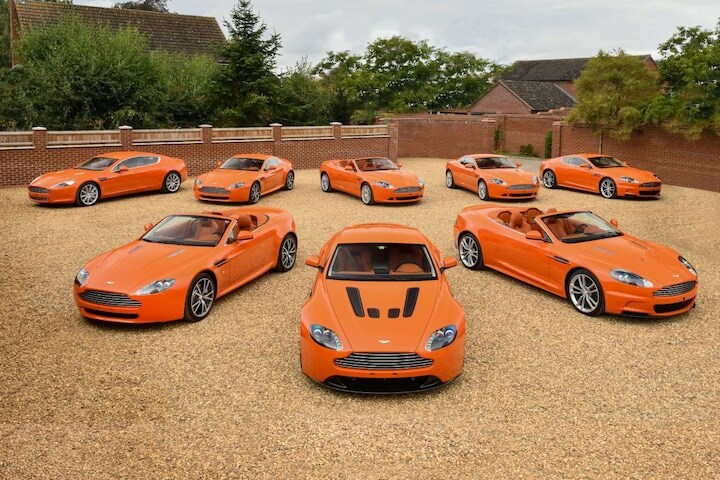 Aston Martin oranje (Bonhams)