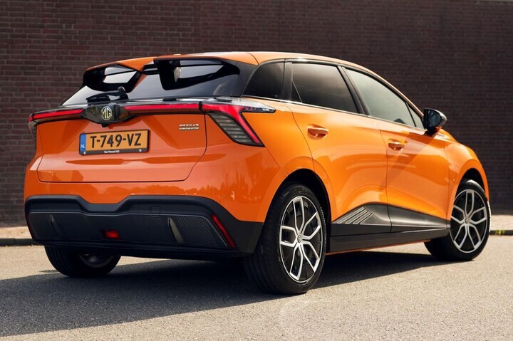 MG 4 Electric Trophy Extended Range