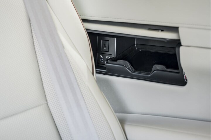 Lexus LM 4-zitter