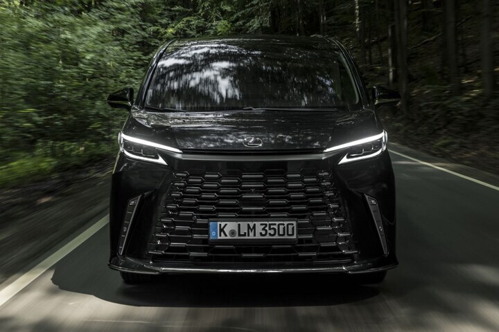 Lexus LM 4-zitter