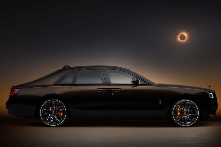 Rolls-Royce Ghost Black Badge Ékleipsis Private Collection