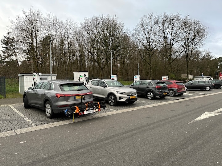 Laadpalentekort neemt af, wel grote lokale verschillen