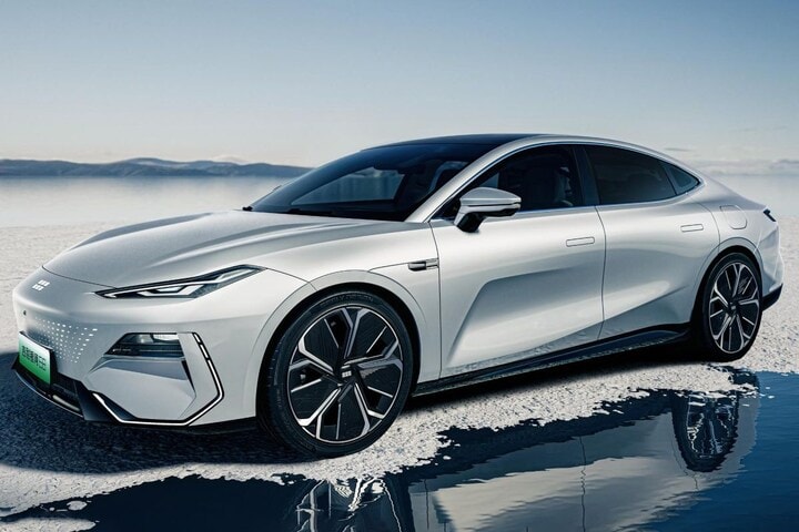Geely E8
