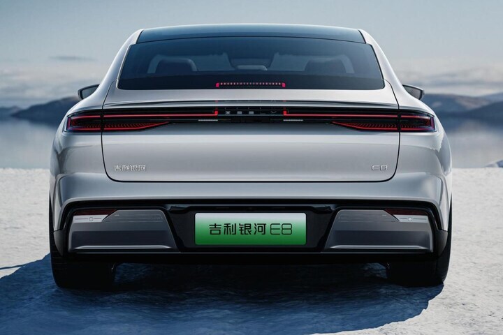 Geely E8