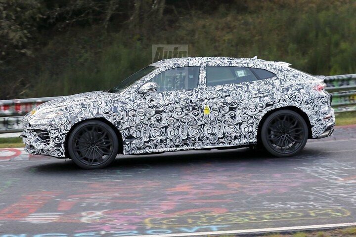 Lamborghini Urus PHEV spyshots