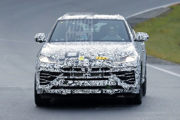 Lamborghini Urus PHEV spyshots
