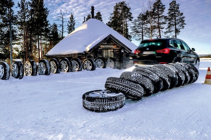 Winterbanden SUV 4x4 225/60R18 openingsbeeld