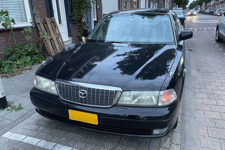 In het Wild Mazda Sentia