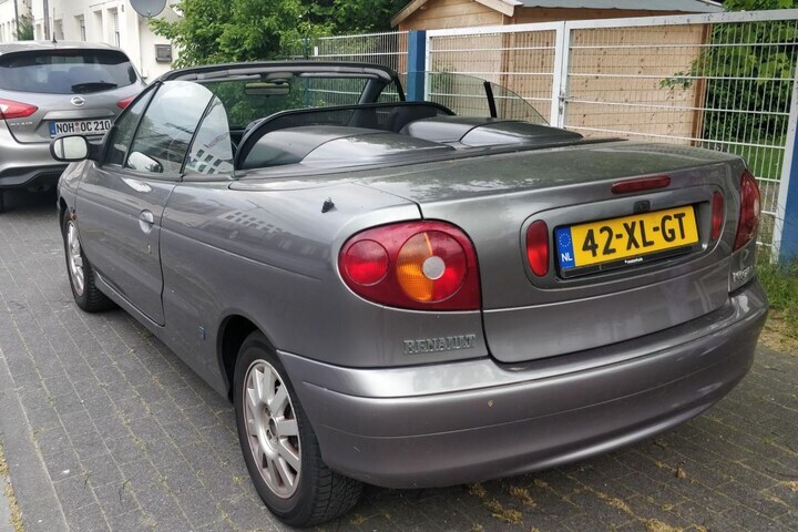 Barrelbrigade 2022 Renault Megane cabrio