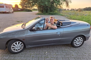 Barrelbrigade 2022 Renault Megane cabrio