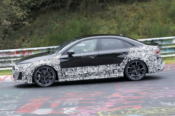 Audi RS3 facelift spyshots