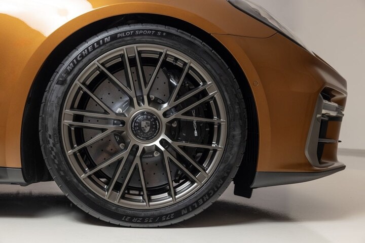 Porsche Panamera 2023