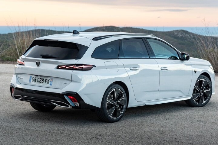 Peugeot e-308 SW 