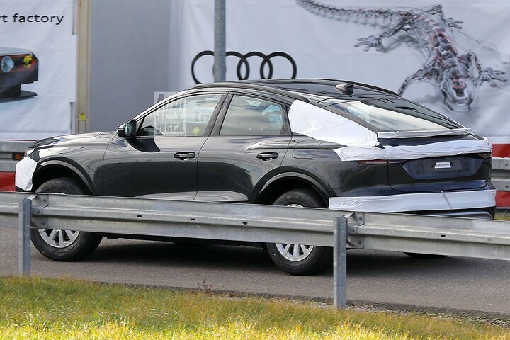Spyshots Audi Q4 e-tron Sportback