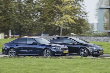 BMW i5 Mercedes EQE dubbeltest