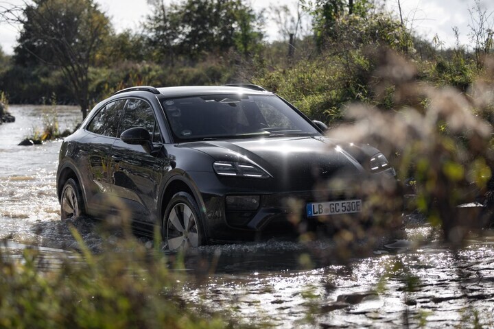 Porsche Macan (2024) prototype